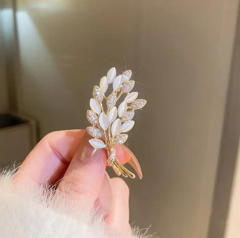 Golden Tulip Pearl Brooch – Rhinestone Pin