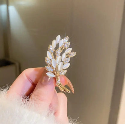 Golden Tulip Pearl Brooch – Rhinestone Pin