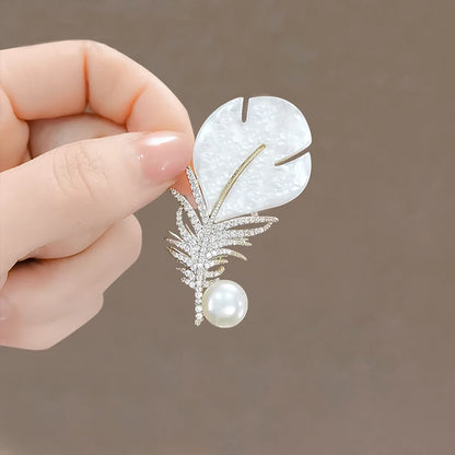 Butterfly Pearl Crystal Brooch