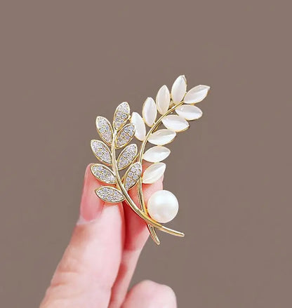 Golden Tulip Pearl Brooch – Rhinestone Pin