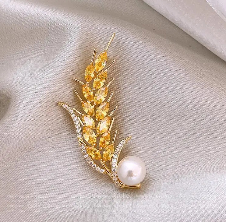 Golden Tulip Pearl Brooch – Rhinestone Pin