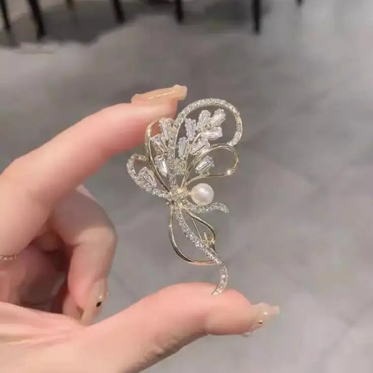 Golden Tulip Pearl Brooch – Rhinestone Pin