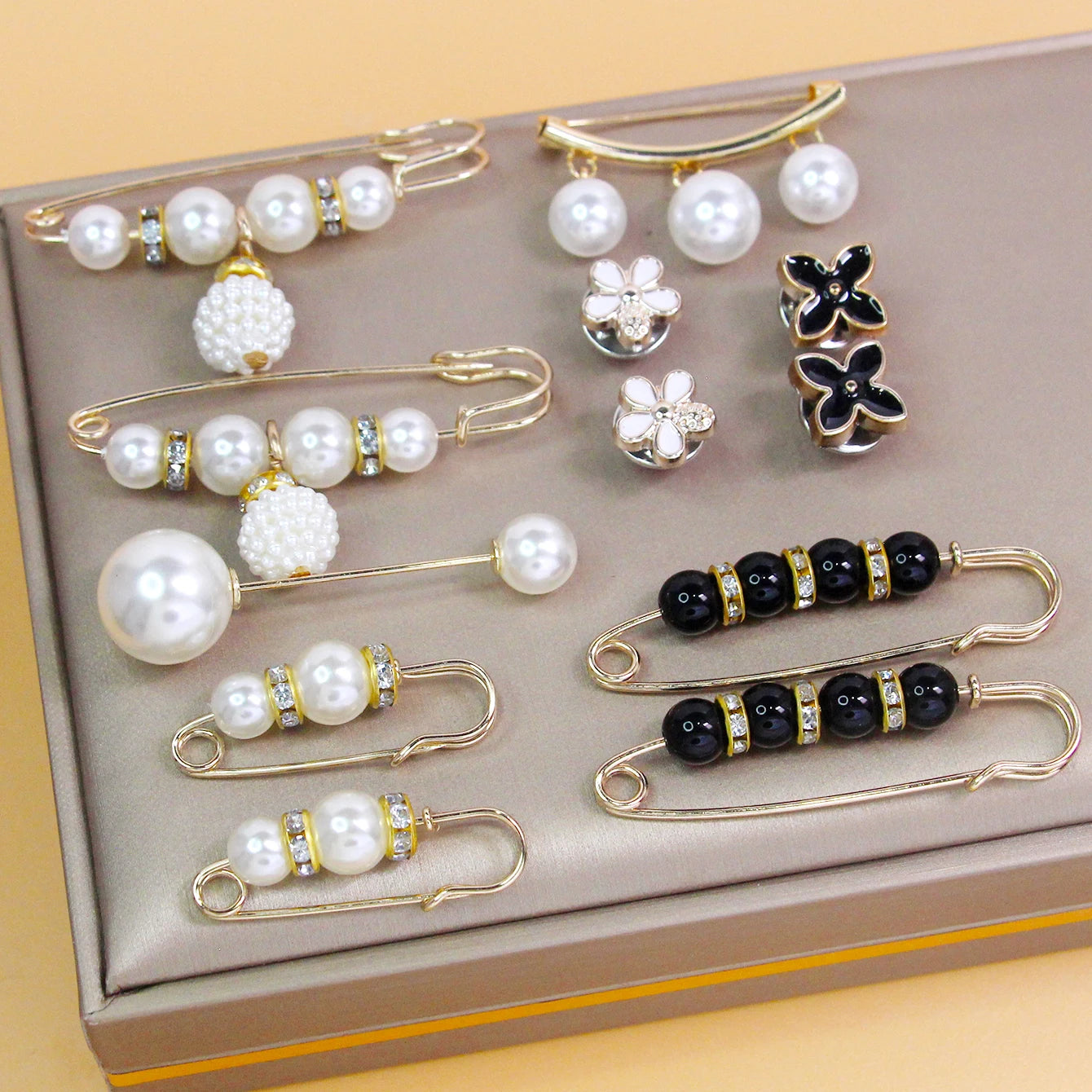 12pcs Pearl Waist Pin Set – Anti-Slip Metal Brooch